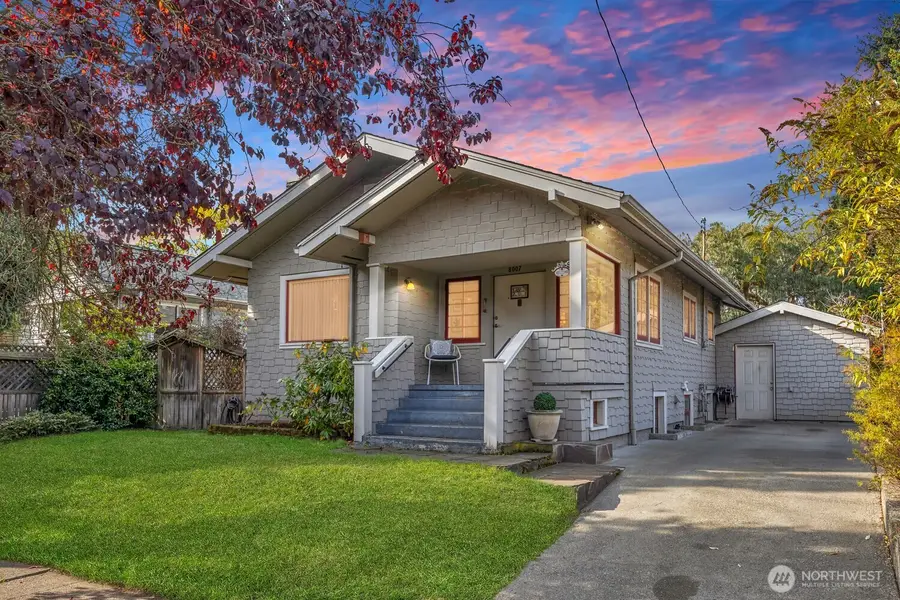 8007 Fremont Avenue N, Seattle, WA 98103 - #2