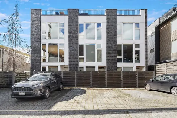 1114 16th Avenue #A, Seattle, WA 98122