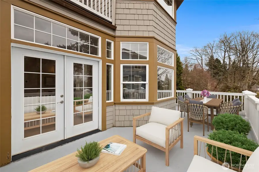 337 25th Avenue E, Seattle, WA 98112 - #3