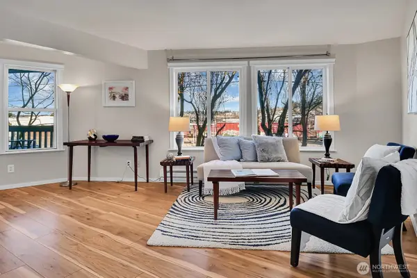 3413 Gilman Avenue W #201, Seattle, WA 98199