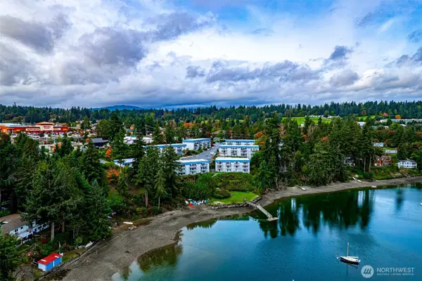 924 Shorewood Drive #B16, Bremerton, WA 98312