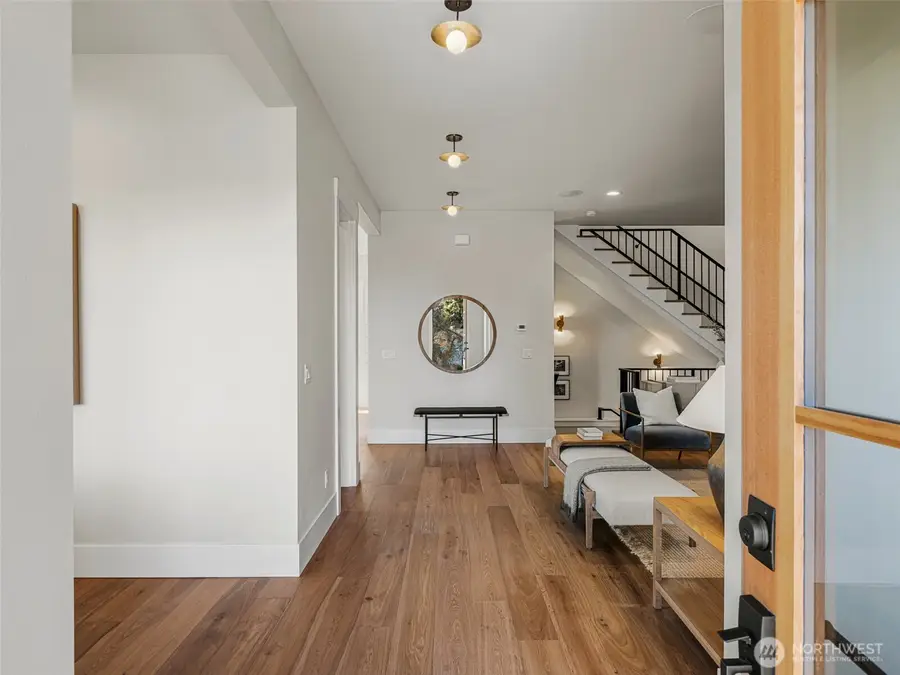 6807 54th Avenue Ne, Seattle, WA 98115 - #3