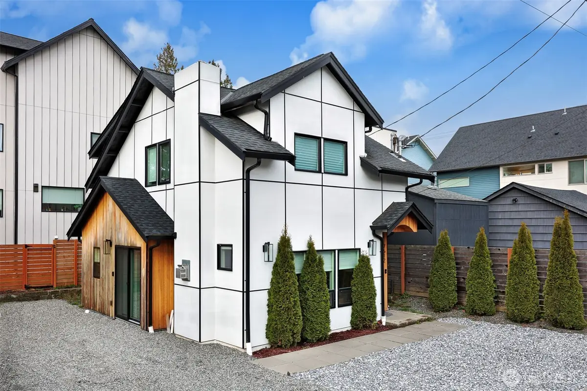 7514 12th Avenue Sw #B, Seattle, WA 98106 - #1