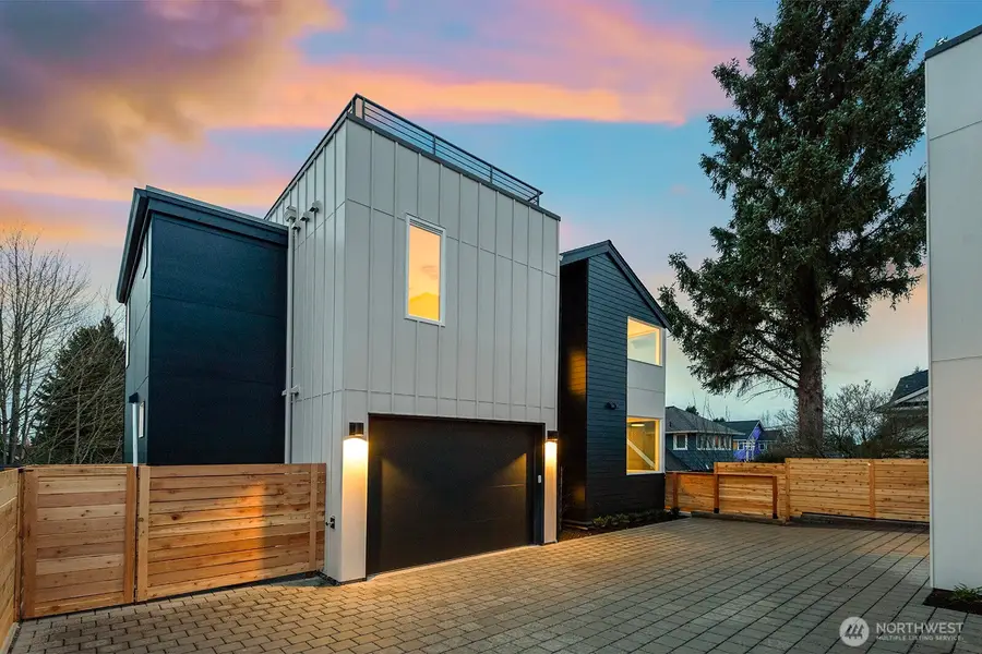 3810 42nd Avenue Sw, Seattle, WA 98116 - #2