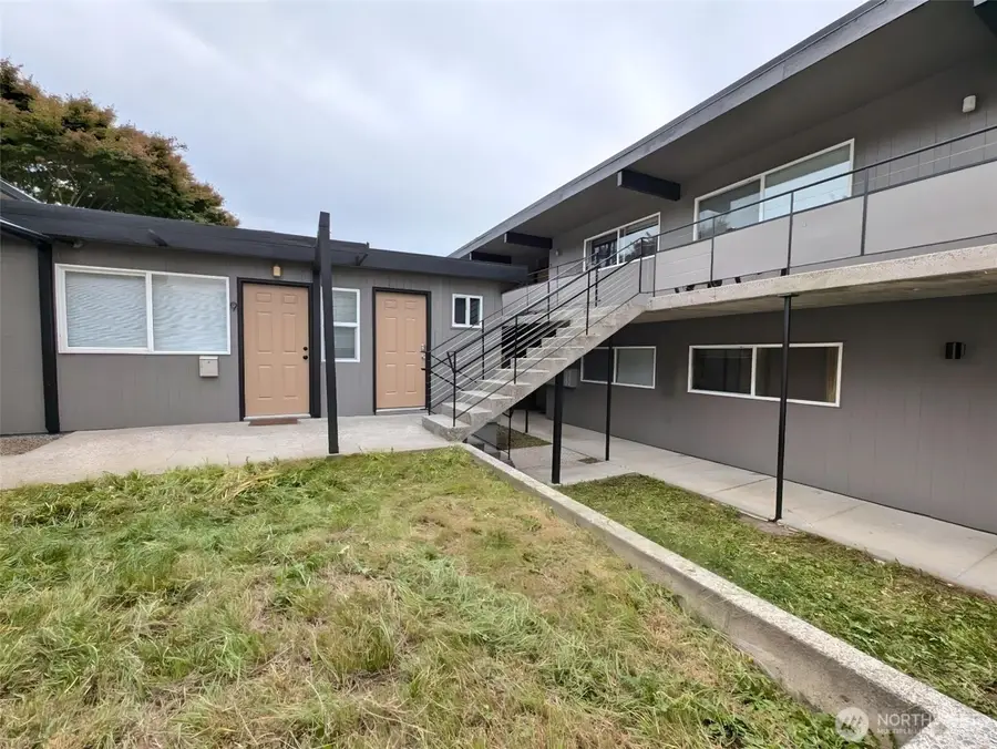 8805 14th Avenue S, Seattle, WA 98108 - #3