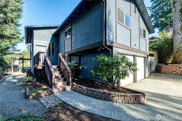 11630 NE 74th Street, Kirkland, WA 98033