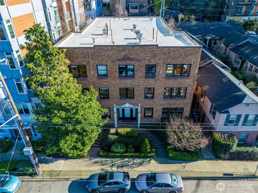 416 Summit Avenue E, Seattle, WA 98102 - #3