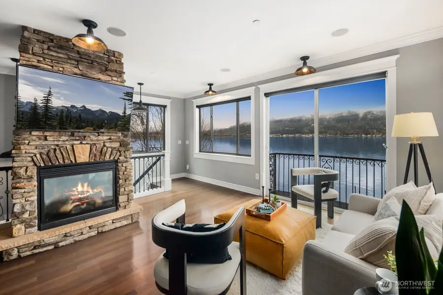 4013 E Lake Sammamish Shore Lane, Sammamish, WA 98075 - #3