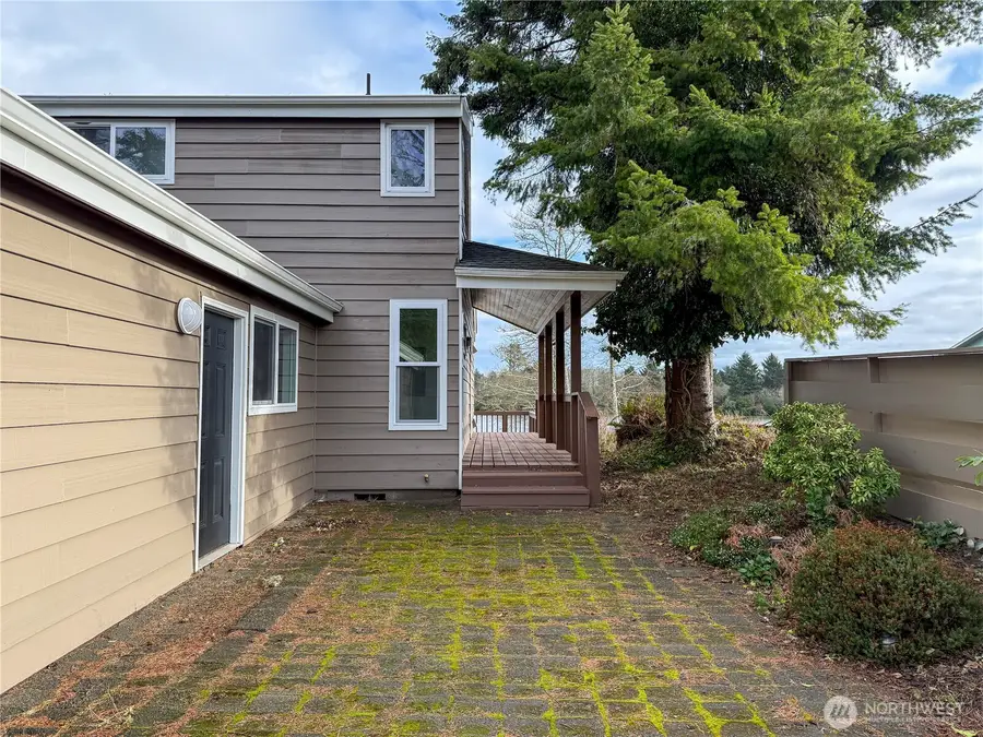 586 Mount Olympus Avenue Se, Ocean Shores, WA 98569 - #2