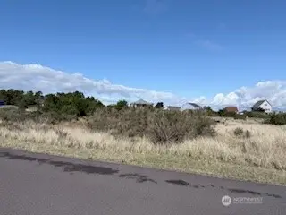 436 Portal Loop S #17, Ocean Shores, WA 98569