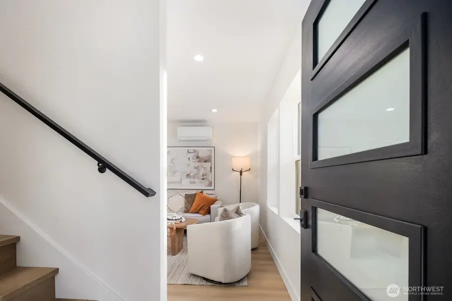 4521 47th Avenue Sw #B, Seattle, WA 98116 - #2