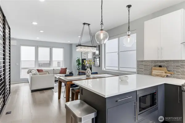 744 N 95th Street #A, Seattle, WA 98103