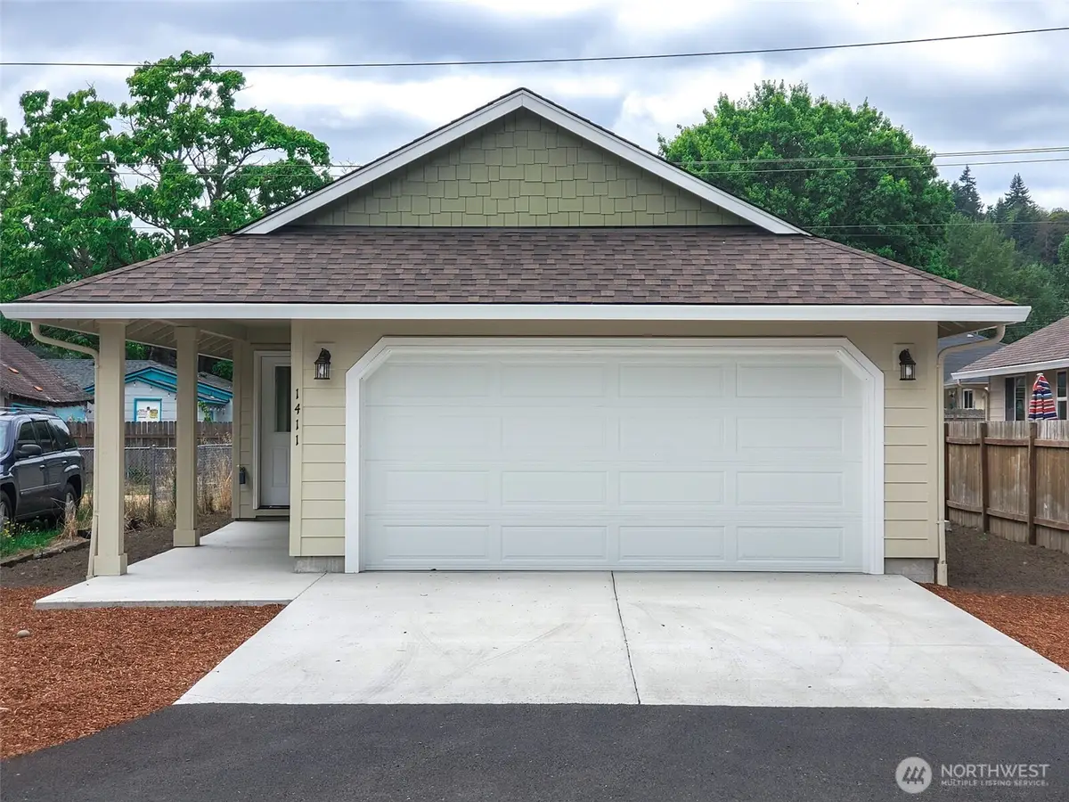 204 Douglas Street, Longview, WA 98632 - #1