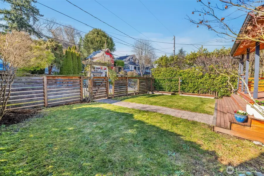 3206 22nd Avenue W, Seattle, WA 98199 - #3