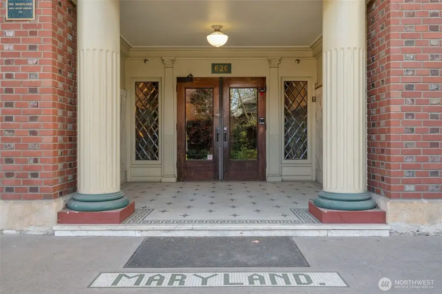 626 13th Avenue E, Seattle, WA 98102 - #2