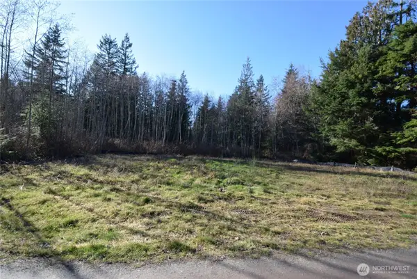 355 Windsun Way, Camano Island, WA 98282