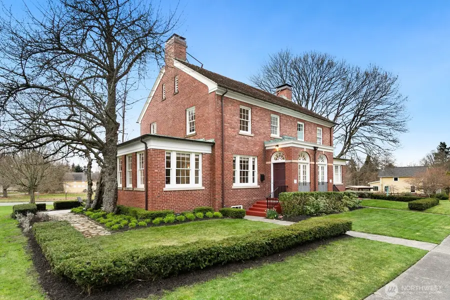 4405 Montana Circle W, Seattle, WA 98199 - #2