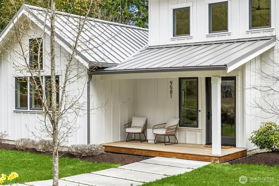 9581 NE Sigrids Court, Bainbridge Island, WA 98110 - #2