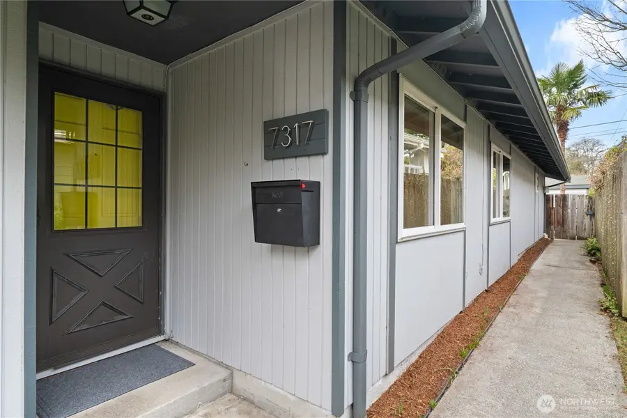 7317 30th Avenue Sw, Seattle, WA 98126 - #2