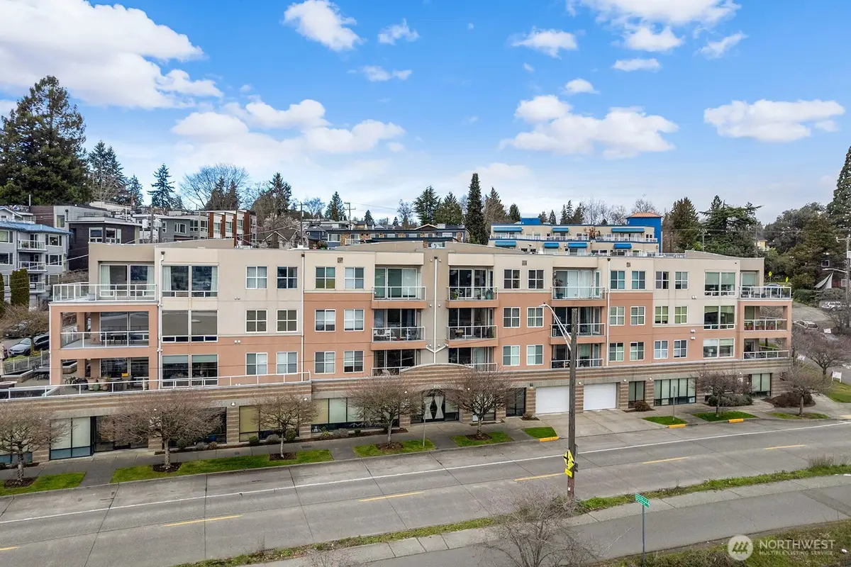 3900 2nd Avenue Ne #207, Seattle, WA 98105 - #1