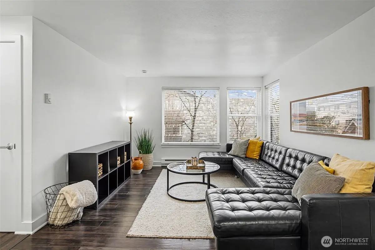 4111 Whitman Avenue N #402, Seattle, WA 98103 - #1