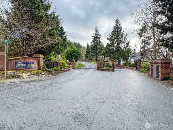 468 3rd Court #6, Fox Island, WA 98333