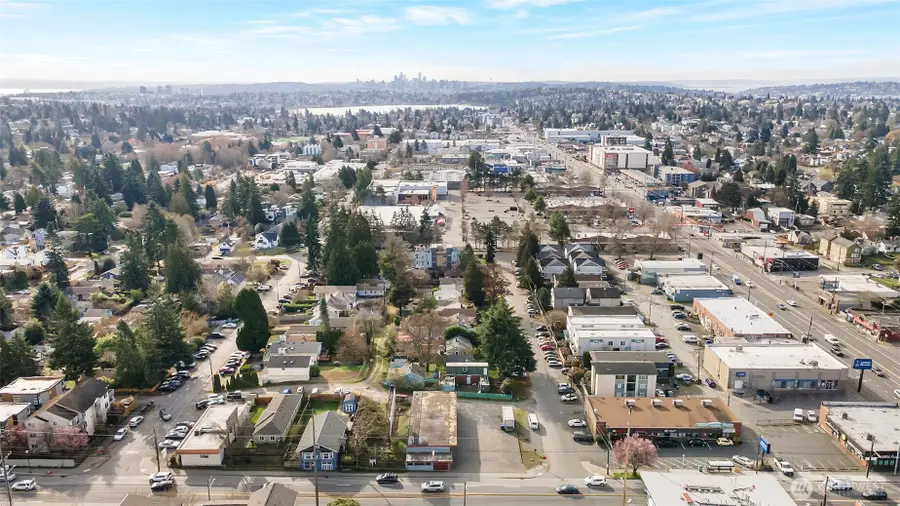 10330 Midvale Avenue N, Seattle, WA 98133 - #3