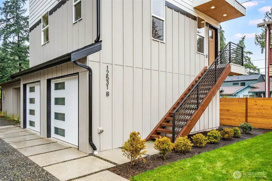 12531 25th Avenue Ne #Unit B, Seattle, WA 98125 - #2