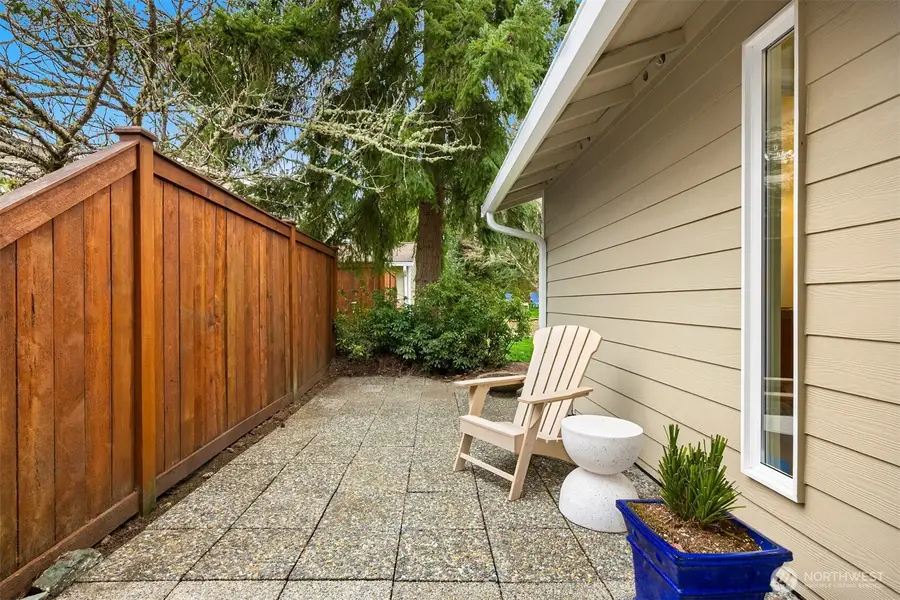 1049 Madison Avenue N, Bainbridge Island, WA 98110 - #2