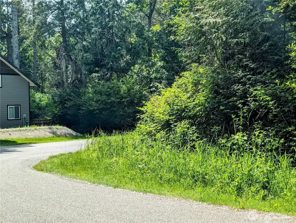 1987 Cedar Park Drive #13, Point Roberts, WA 98281