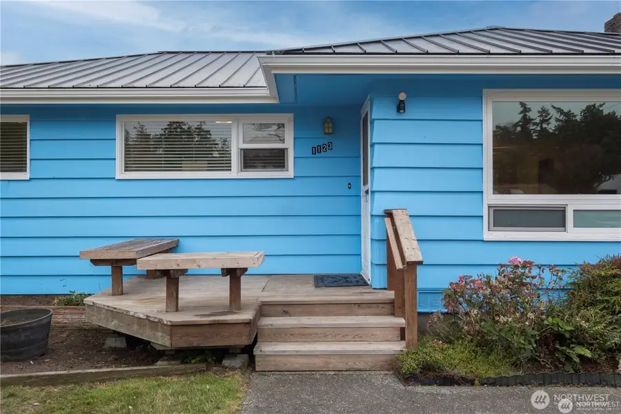 1123 Forest Glen Road, Oak Harbor, WA 98277 - #2