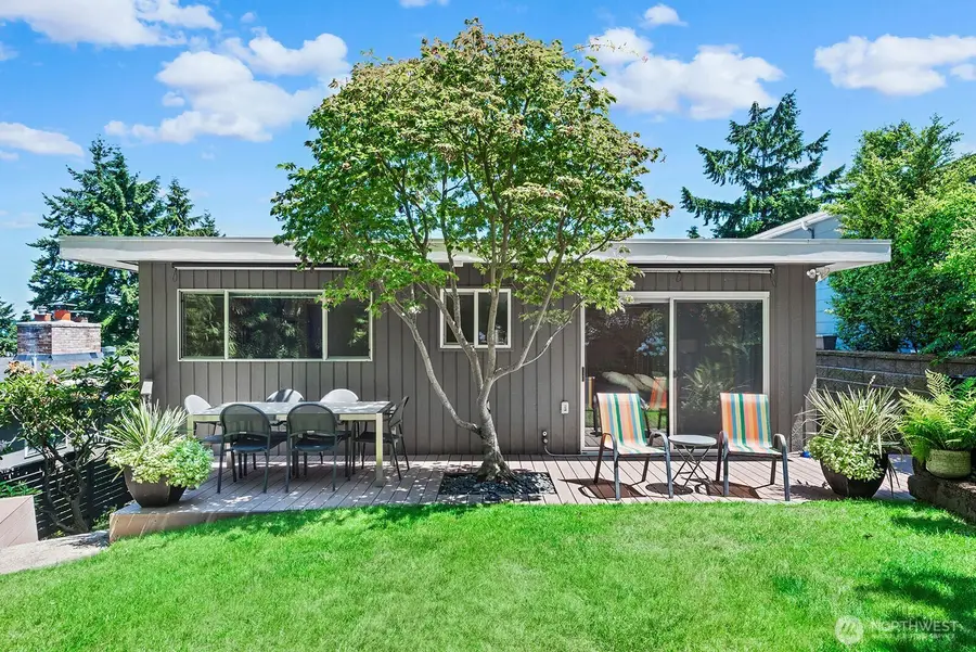 3439 24th Avenue W, Seattle, WA 98199 - #2