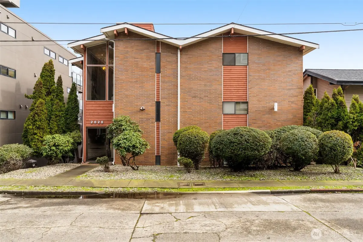 2028 Waverly Place N #202, Seattle, WA 98109 - #1