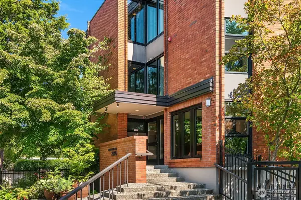 2360 43rd Avenue E #211, Seattle, WA 98112