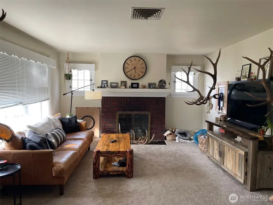 705 E 3rd Avenue, Ellensburg, WA 98926 - #2