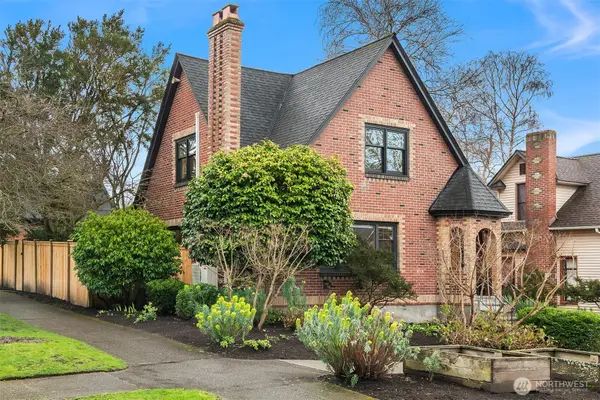 6756 17th Avenue Nw, Seattle, WA 98117