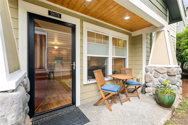 5907 40th Avenue Sw #B, Seattle, WA 98136