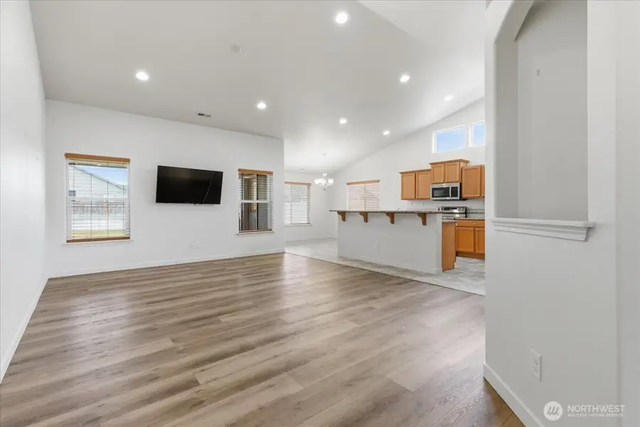 1341 E Landon Street, Moses Lake, WA 98837 - #2