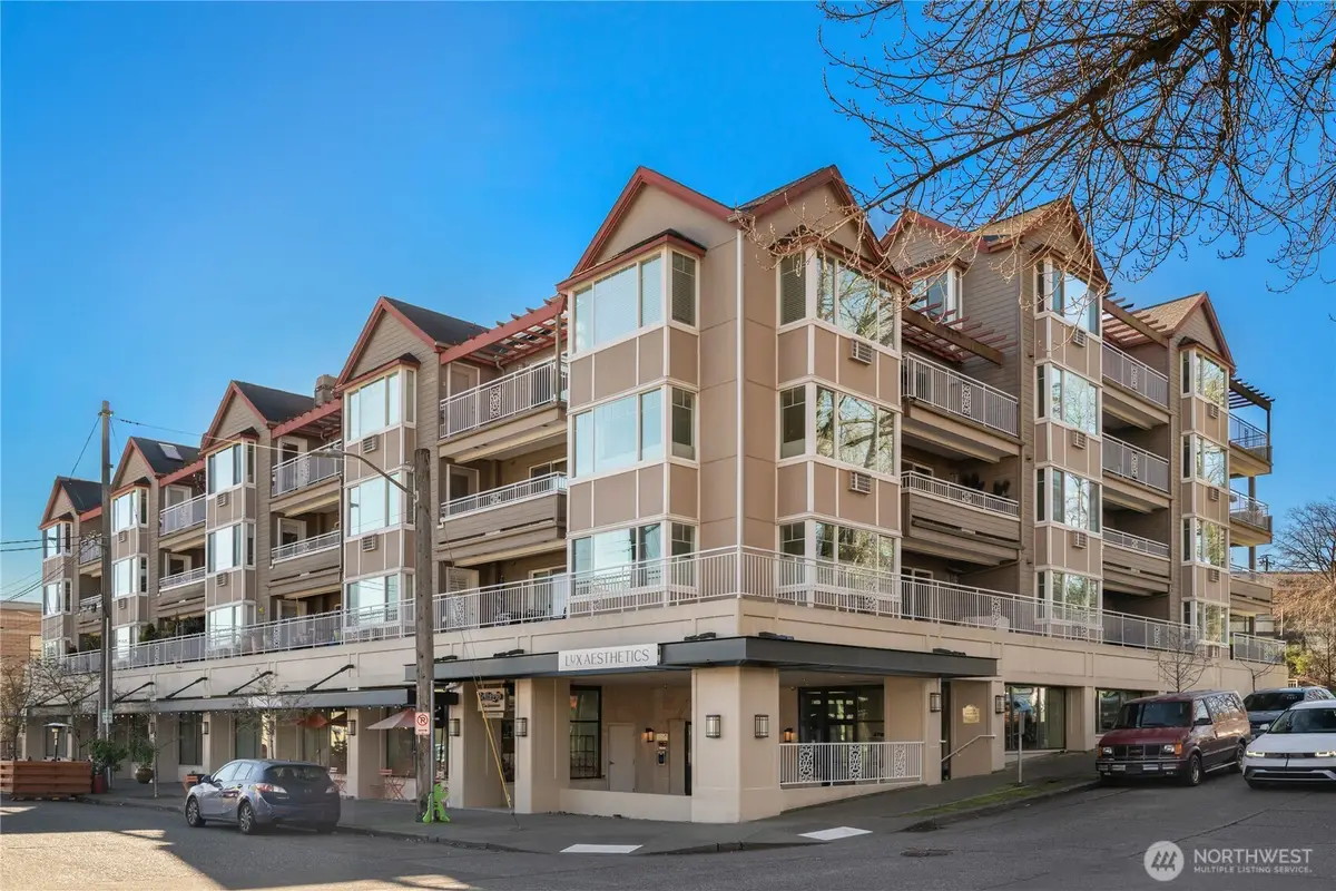 2425 33rd Avenue W #402, Seattle, WA 98199 - #1