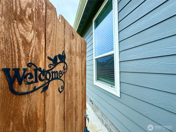 642 Weatherwax Loop Ne, Ocean Shores, WA 98569