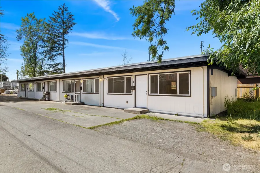 813 Woodford Avenue N, Kent, WA 98031 - #2