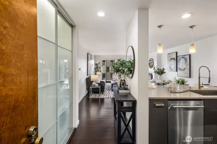 3905 4th Avenue Ne #301, Seattle, WA 98105 - #3