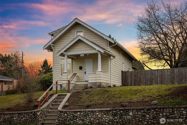 7025 S Warner Street, Tacoma, WA 98409