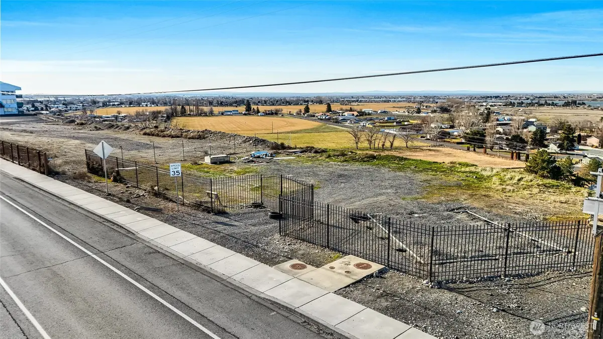 4994 Airway Drive Ne, Moses Lake, WA 98837 - #1