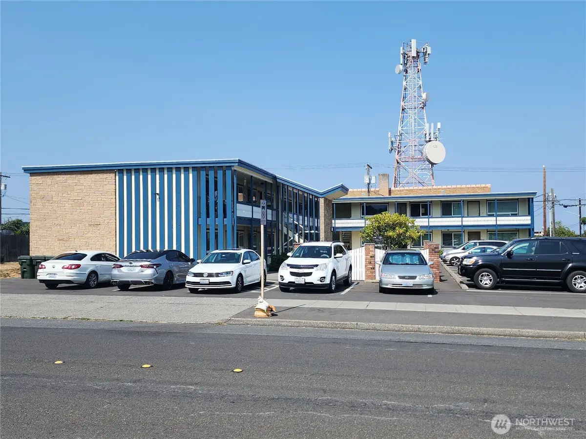 402 Laurel Street, Port Angeles, WA 98362 - #1