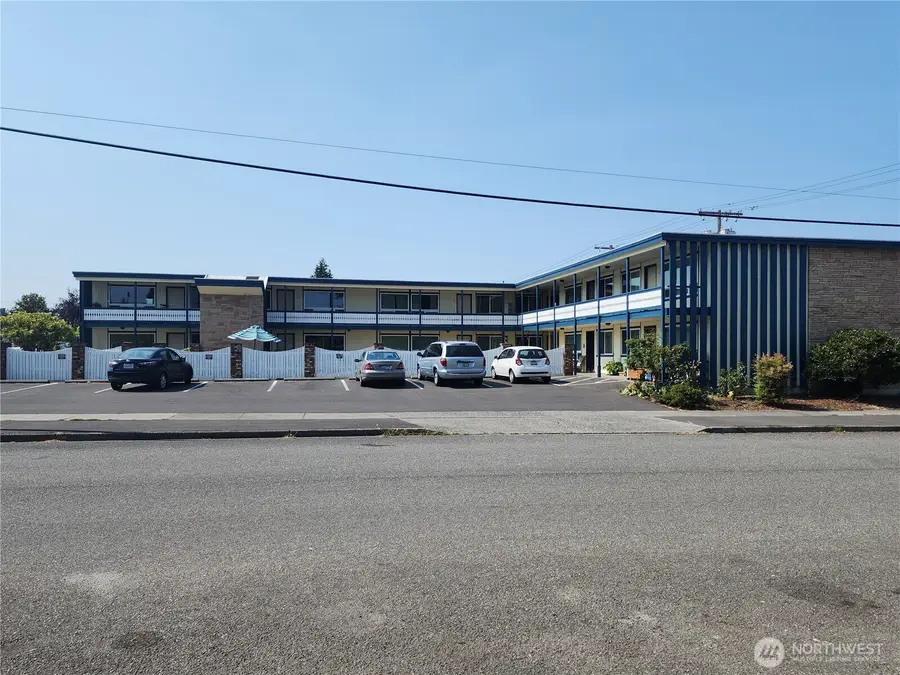 402 Laurel Street, Port Angeles, WA 98362 - #3