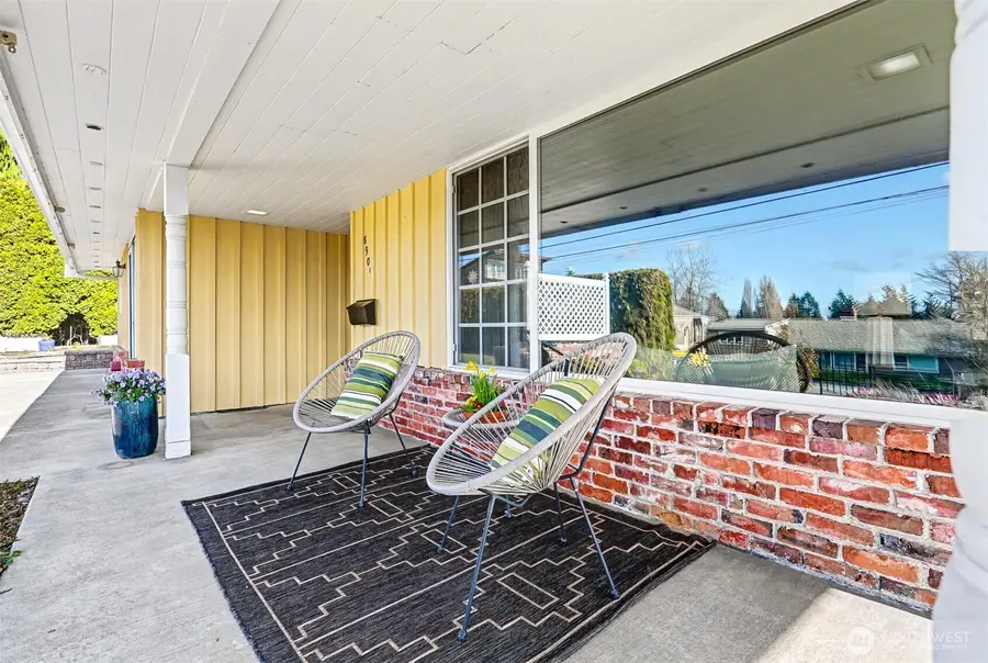 8900 2nd Avenue Ne, Seattle, WA 98115 - #3