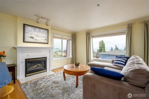 910 34th Street #202, Anacortes, WA 98221