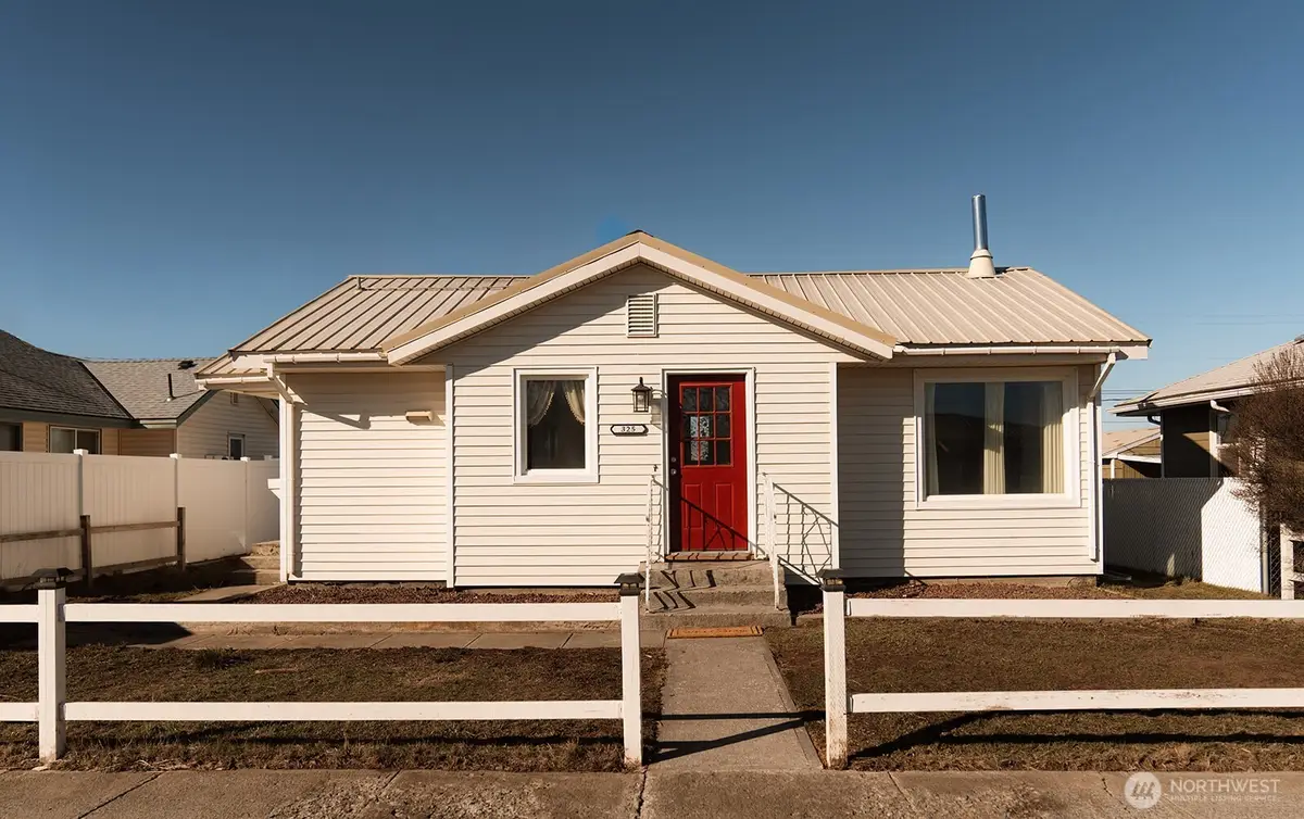 325 Almira Avenue, Connell, WA 99326 - #1