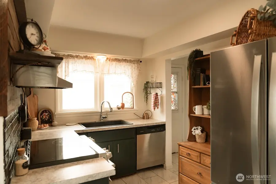 325 Almira Avenue, Connell, WA 99326 - #2